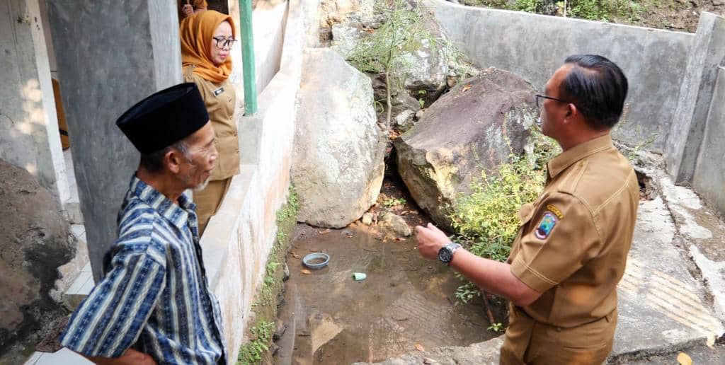 Sumur Kumbang, Mata Air dari Tancapan Tongkat Pusaka Ratusan Tahun