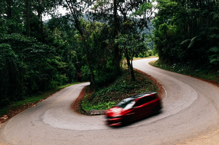 5 Cara Mencegah Rem Blong saat Melewati Jalan Perbukitan