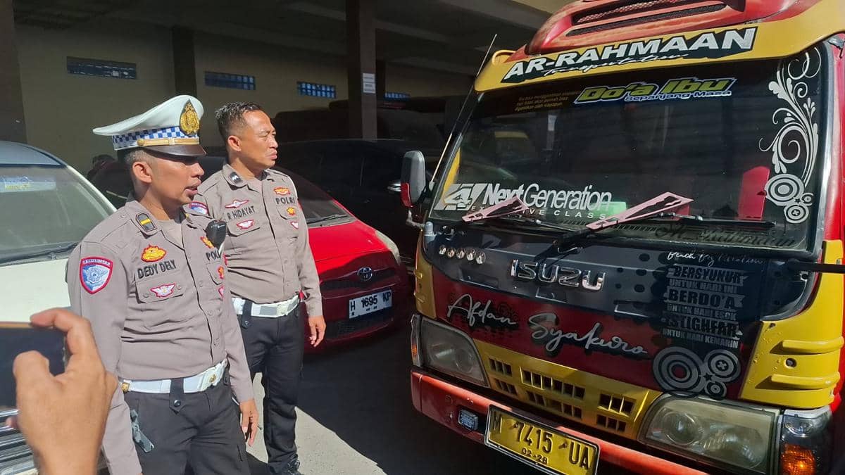 Sopir Minibus di Sampang Lecehkan Siswa SMA saat Berangkat Sekolah