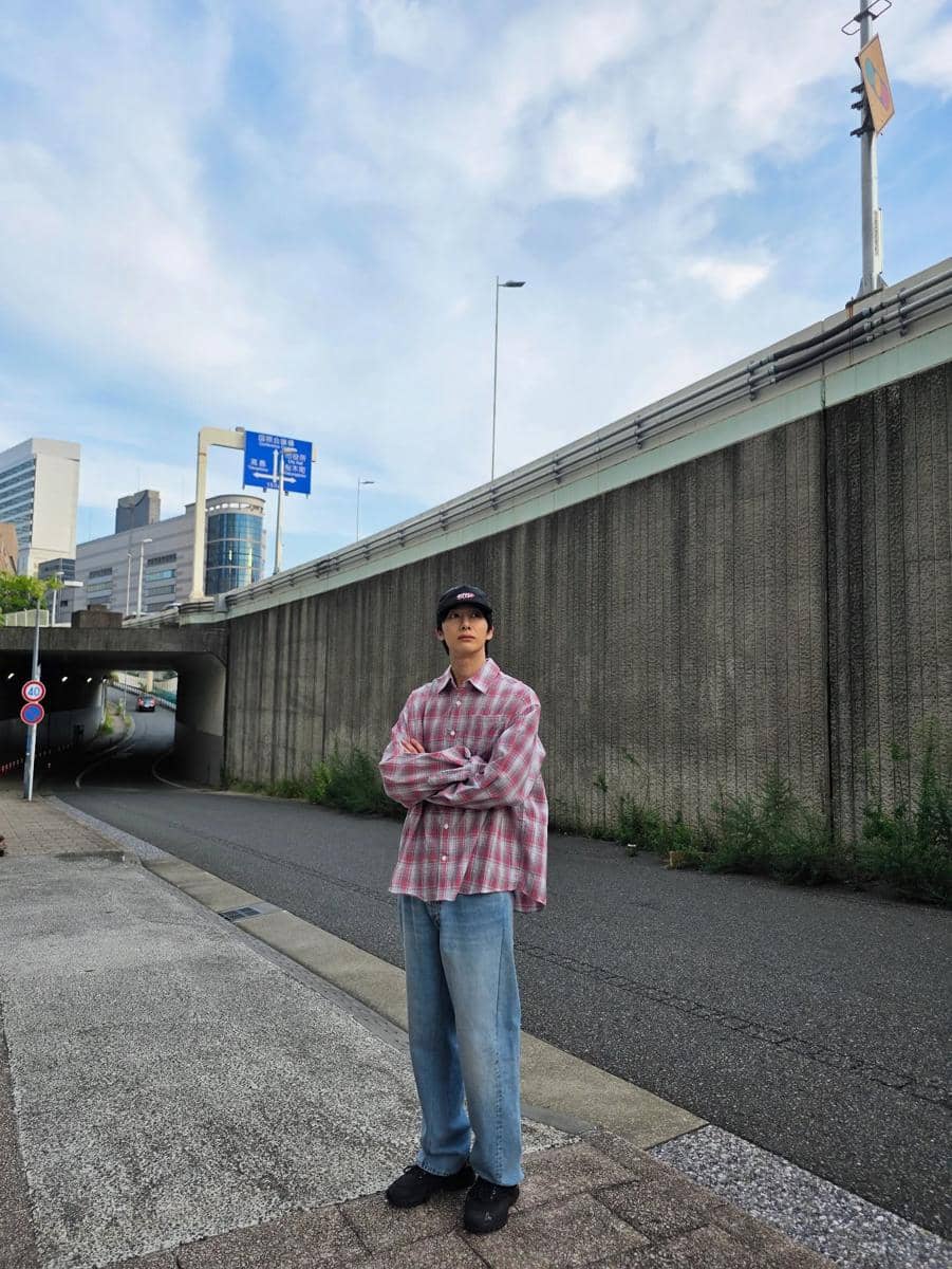 ide smart casual outfit ke bioskop ala Hyungwon
