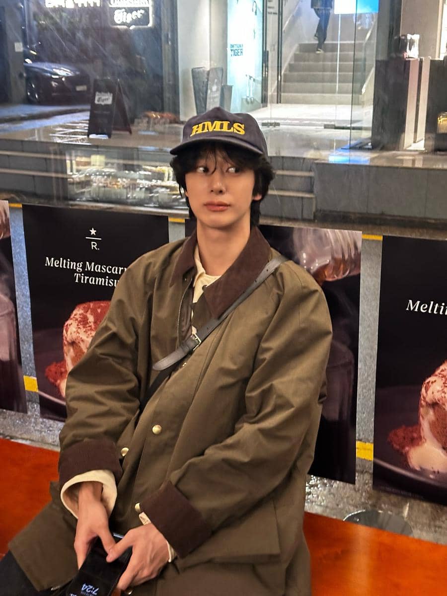 ide smart casual outfit ke bioskop ala Hyungwon
