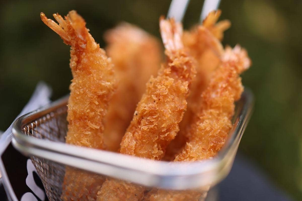 https://www.pexels.com/id-id/foto/makanan-keranjang-goreng-digoreng-17628583/