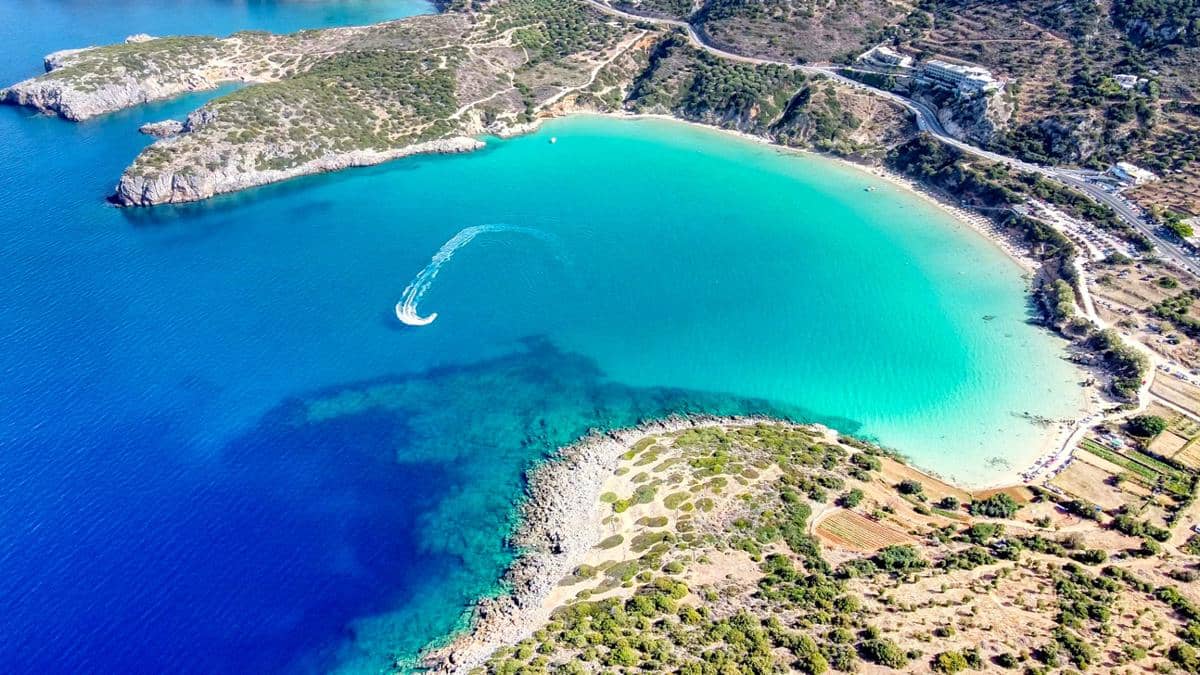 ilustrasi salah satu pantai di Pulau Kreta