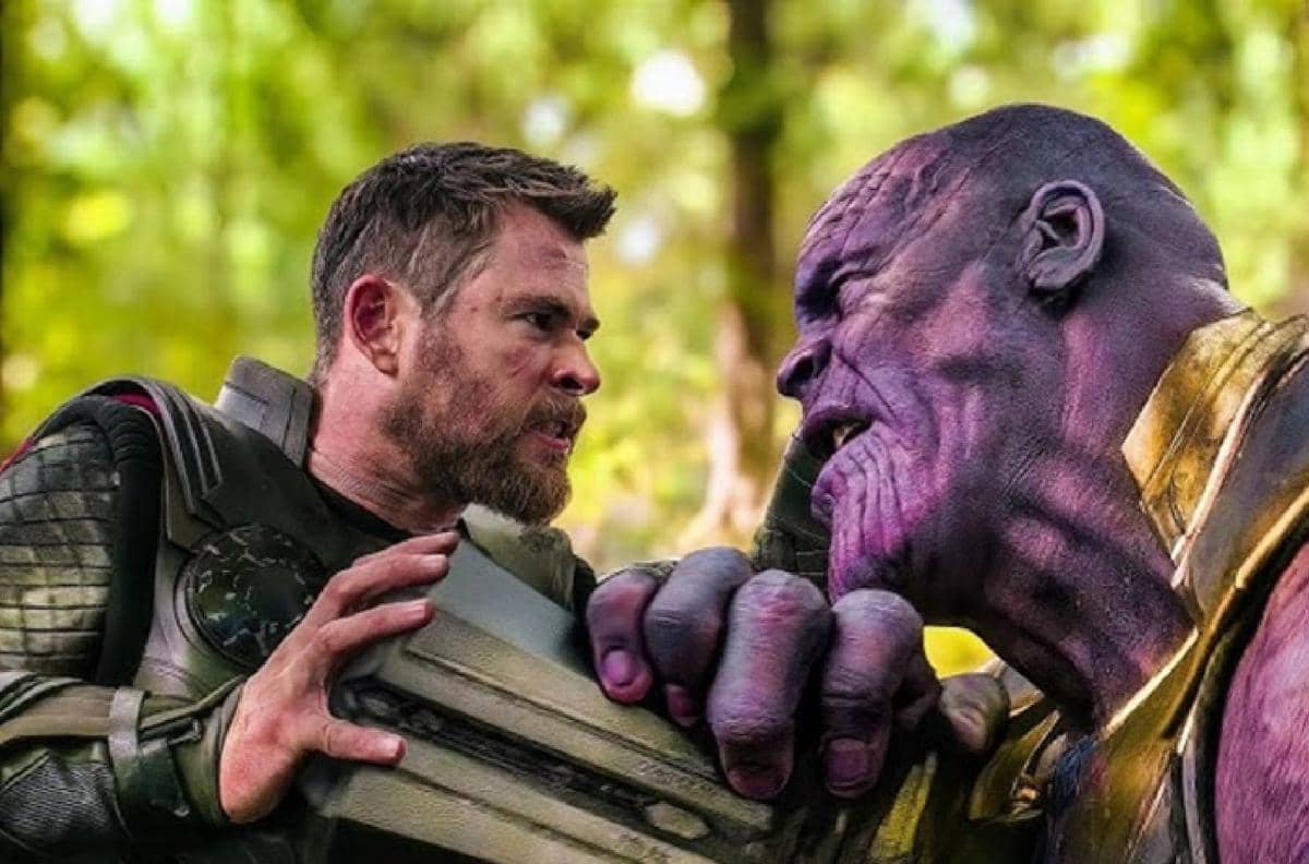 serangan Thor sukses mengenai Thanos