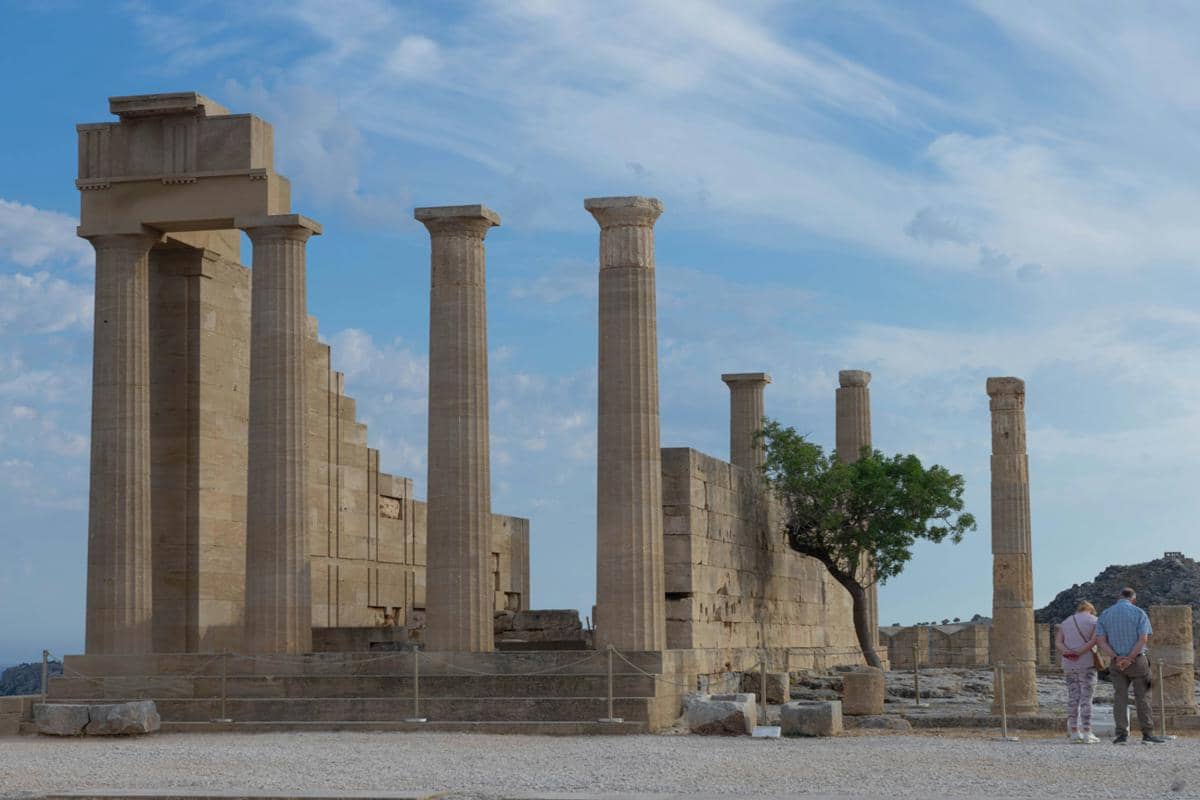 ilustrasi situs arkeologi Lindos Acropolis