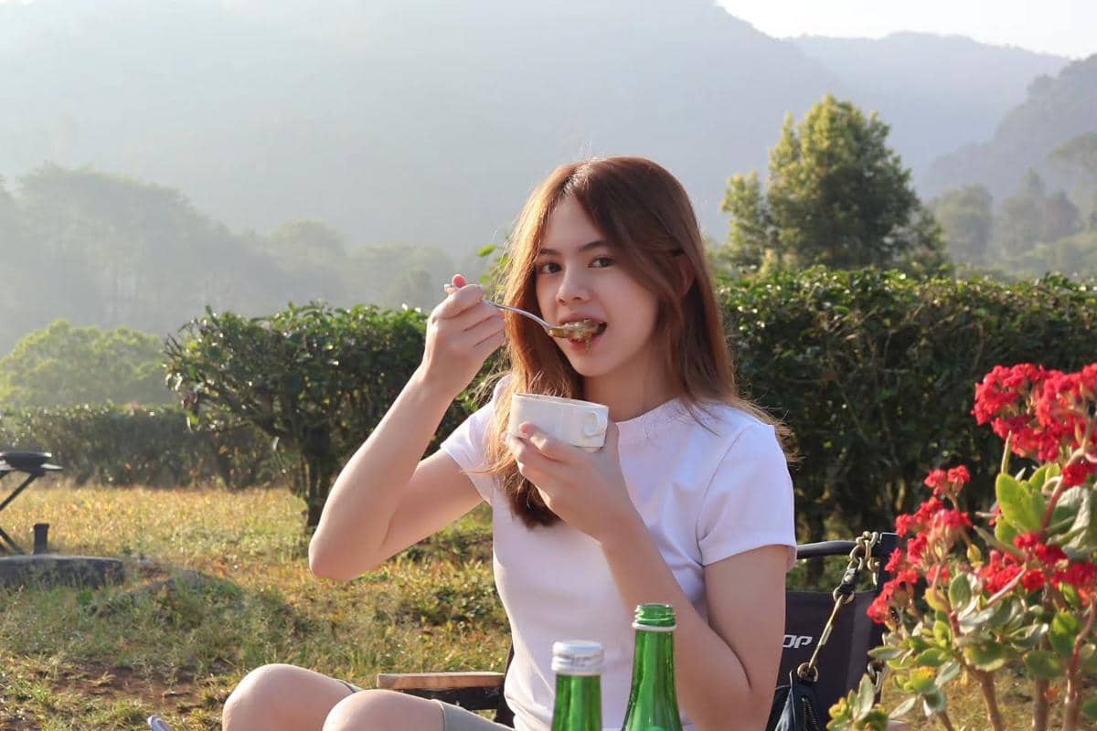 Wulan Guritno dan buah hati liburan di Plataran Puncak