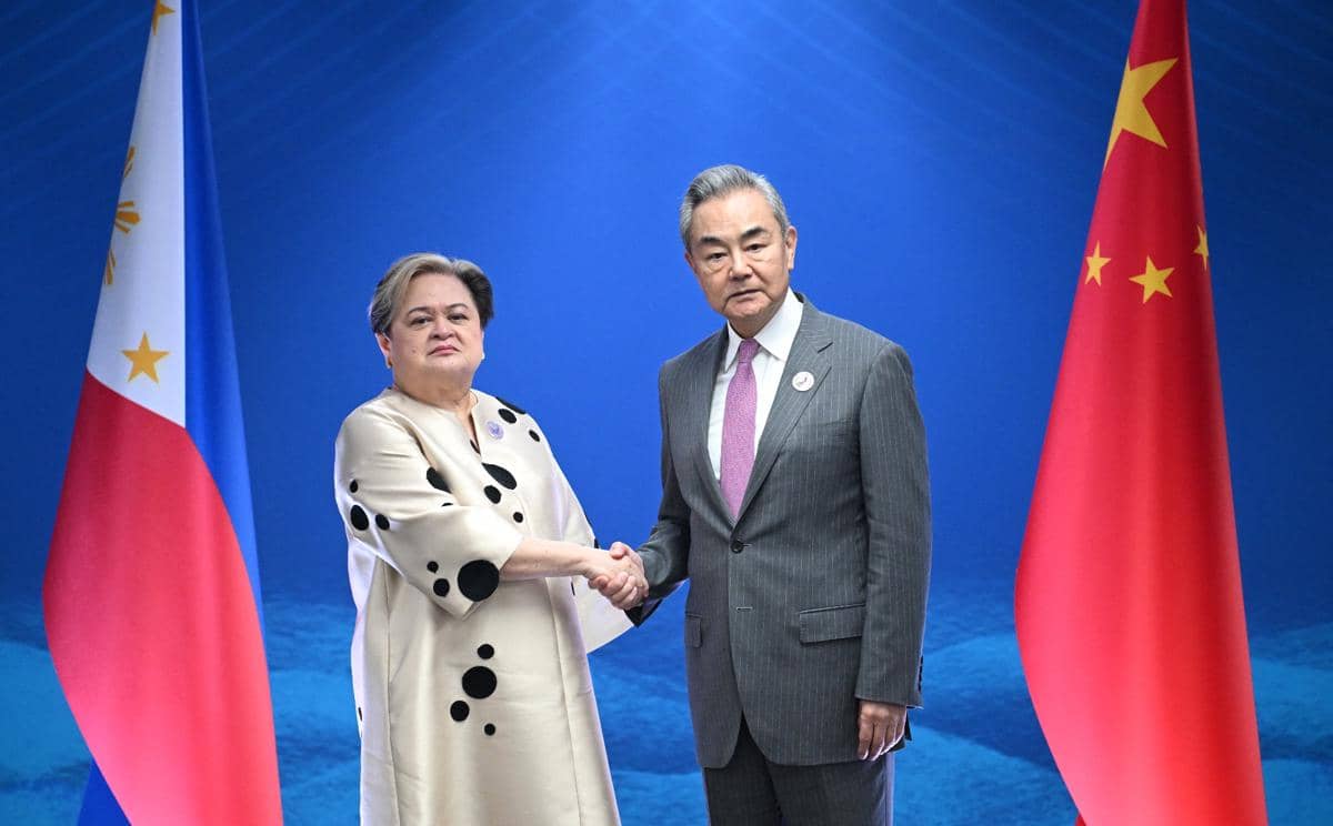 Menlu China dan Filipina Saling Lempar Protes di ASEAN soal LCS