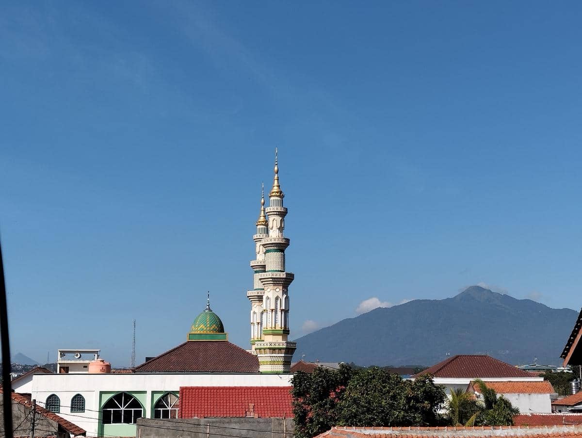 Suasana siang hari di daerah Semarang atas. (IDN Times/Dhana Kencana)