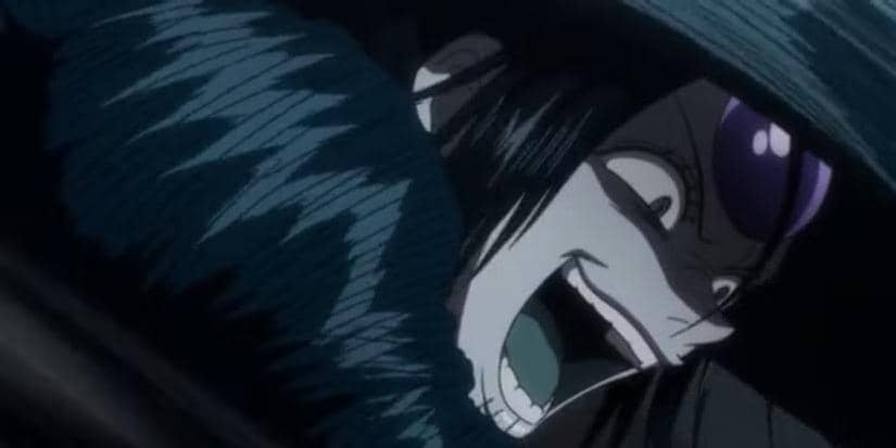 Karakter Palm Siberia dari anime Hunter x Hunter dengan ekspresi wajah intens dan mata bersinar ungu dalam suasana gelap.