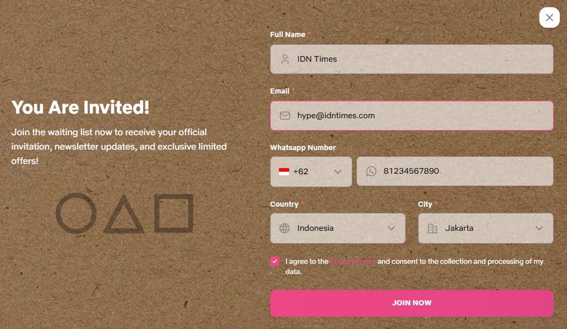 Tampilan formulir pendaftaran Squid Game: The Experience dengan kolom nama, email, nomor WhatsApp, negara, dan kota di latar cokelat.