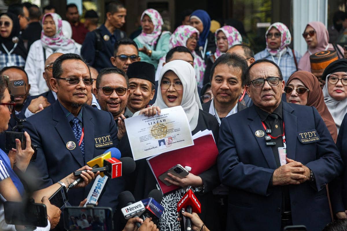 Eksepsi Dokter Tifa Diterima, Sidang Ijazah Jokowi Tak Dilanjutkan
