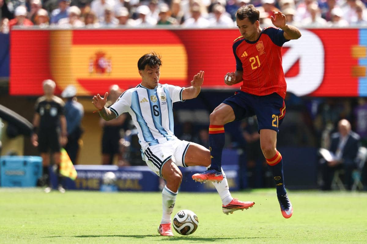 Lisandro Martinez: Jatuhnya Argentina adalah Kebahagiaan Medioker!