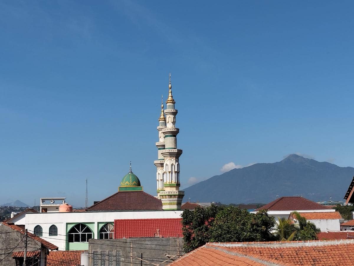 Suasana siang hari di daerah Semarang atas. (IDN Times/Dhana Kencana)