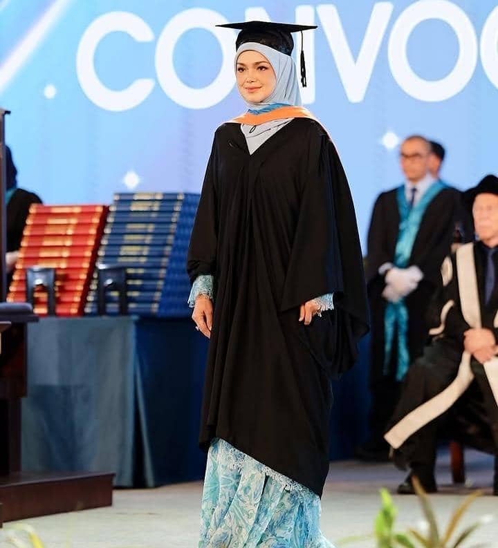 Dato Siti Nurhaliza terima penghargaan Master Honoris Causa