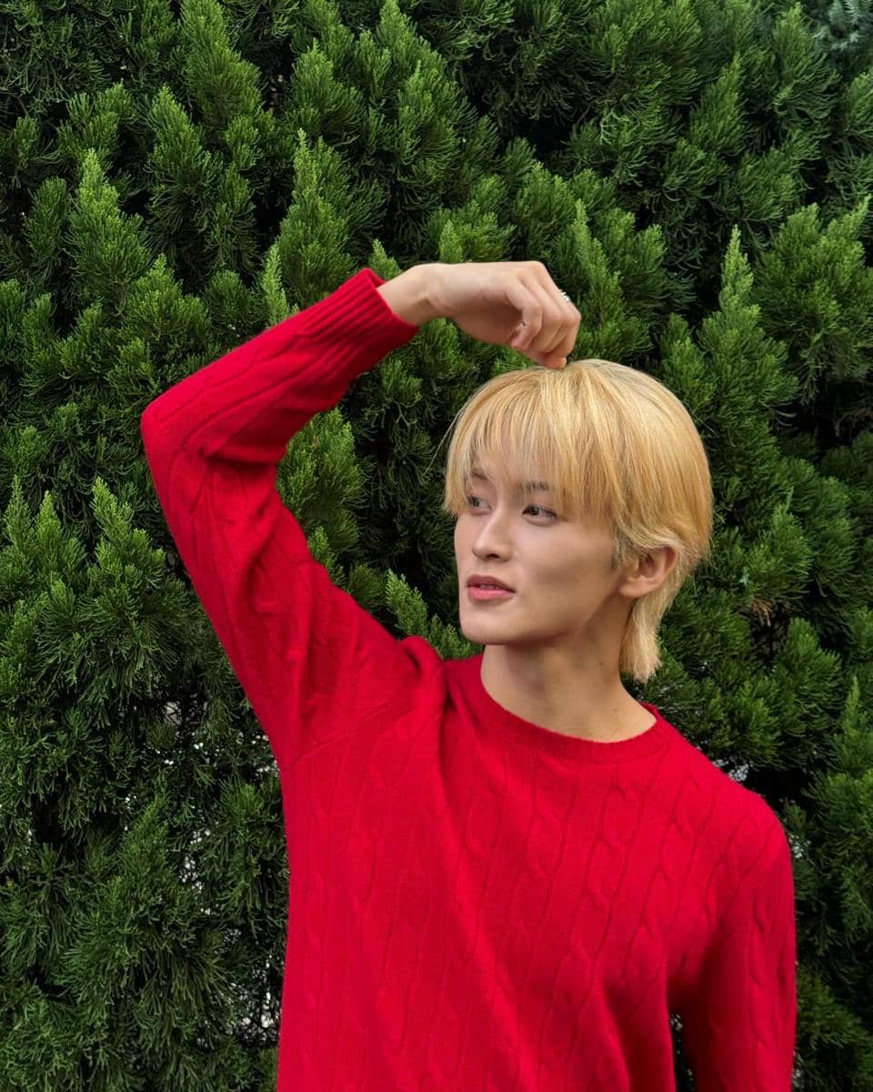7 Idol KPop Pria dengan Gaya Rambut Mullet, Siapa Saja?