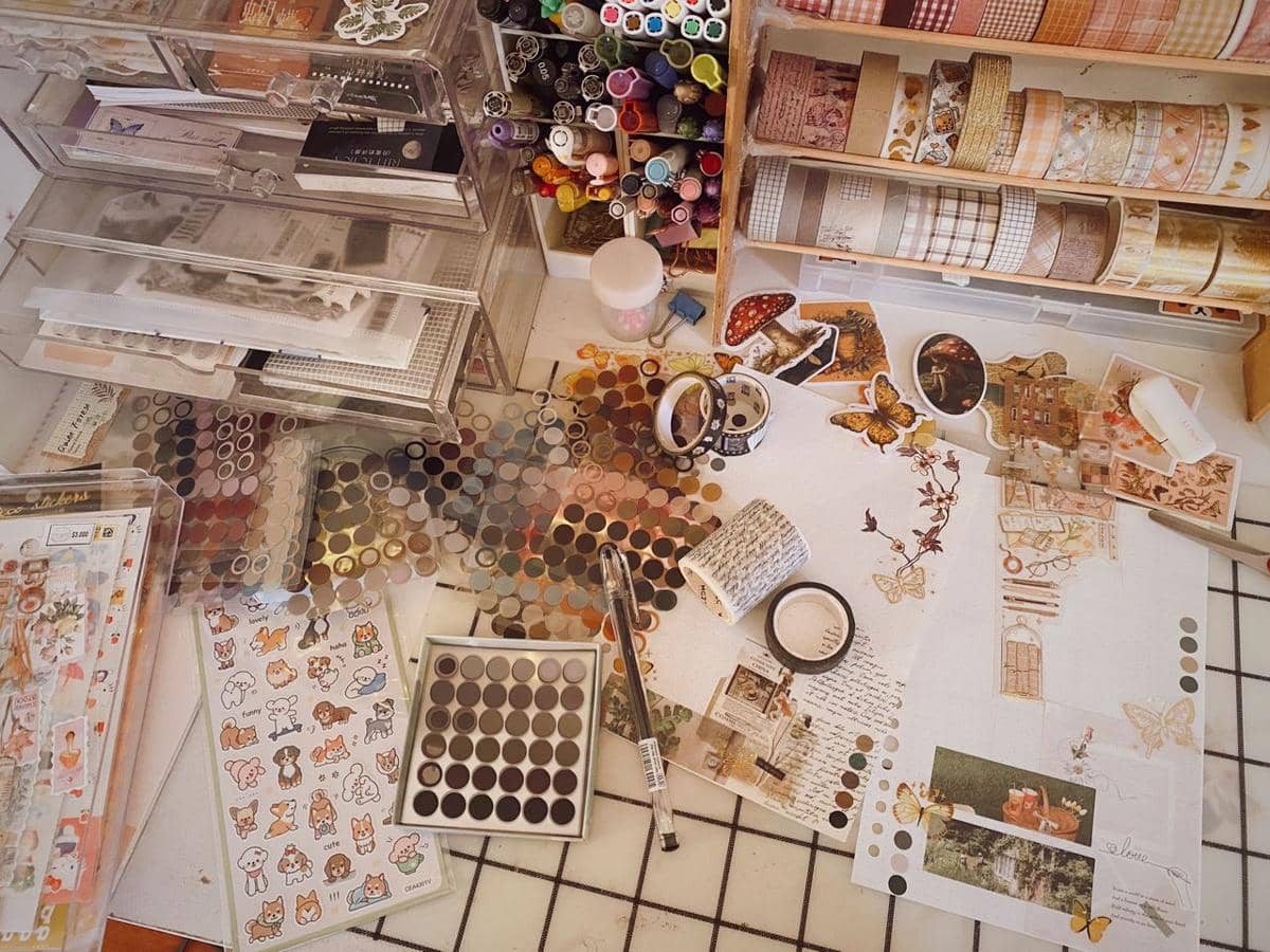 ilustrasi peralatan scrapbooking