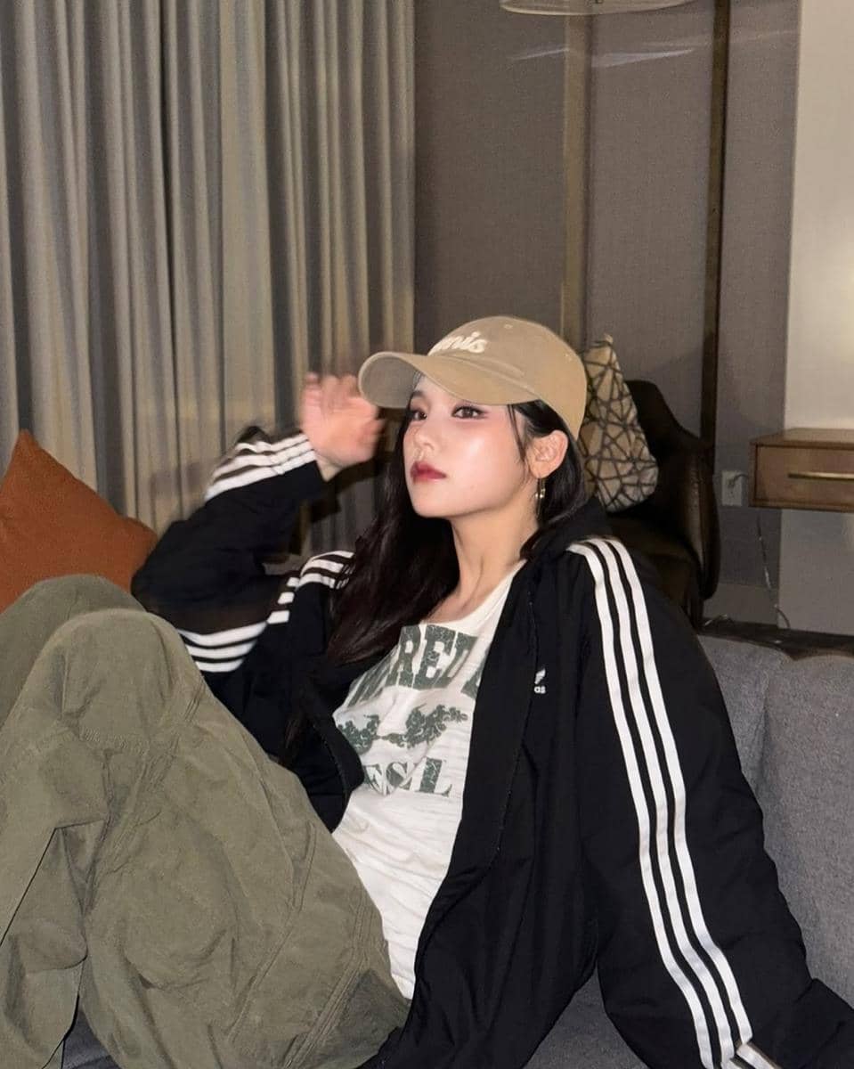 gaya fashion boyish Yeji ITZY