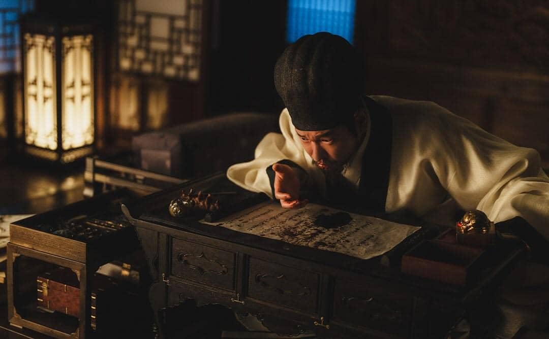 Still cut drama Korea The East Palace produksi Netflix yang memperlihatkan salah satu adegan dalam serial.