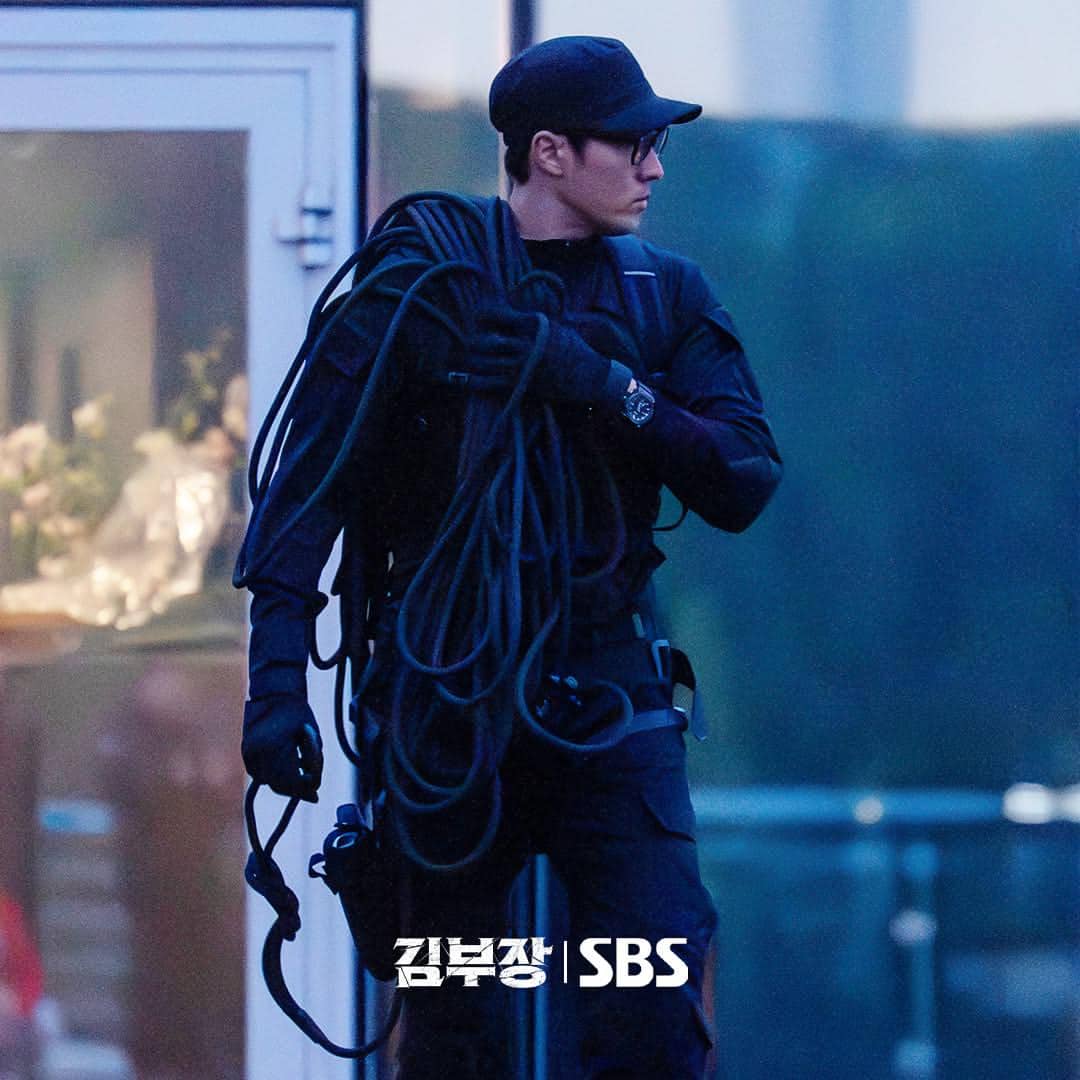cuplikan drama Agent Kim Reactivated.
