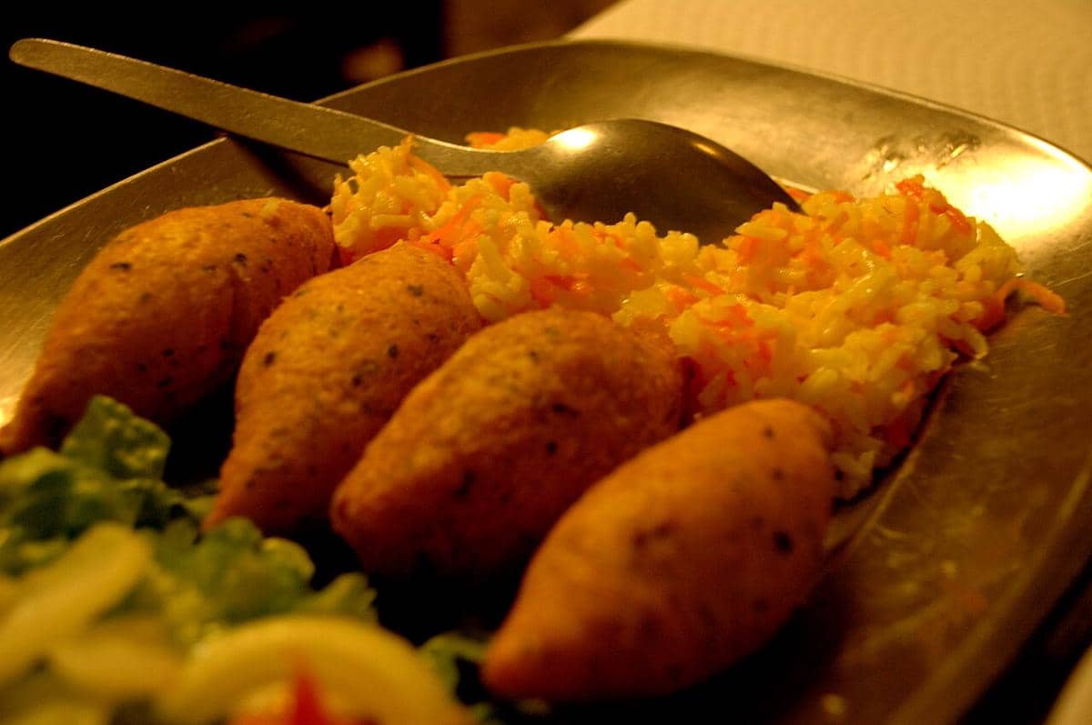ilustrasi croquetas de bacalao