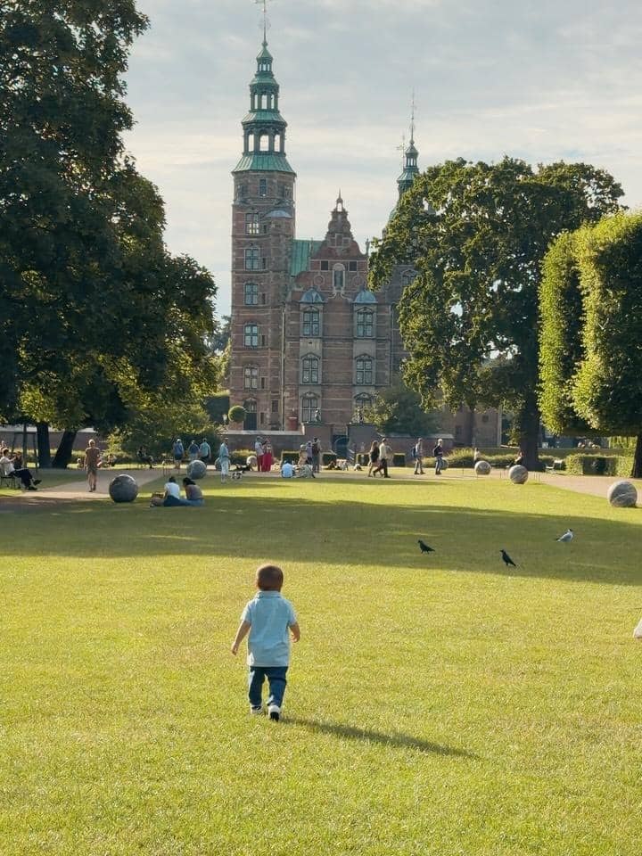 Keluarga Nikita Willy saat liburan di Denmark