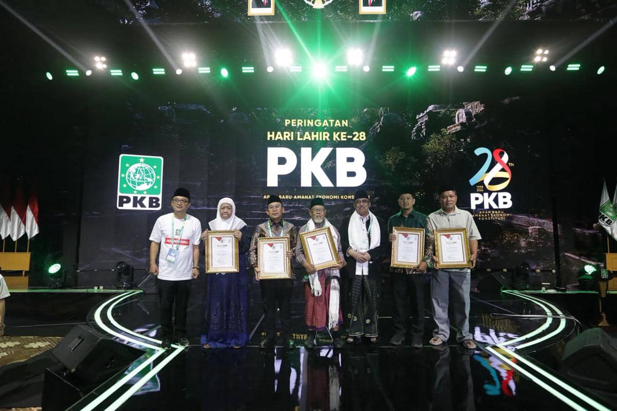 PKB Beri 5 Kiai Penghargaan di Harlah ke-28