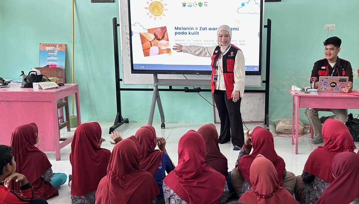 Mahasiswa KKN-PK Unhas Edukasi Manfaat Sunscreen ke Siswa SD di Barru