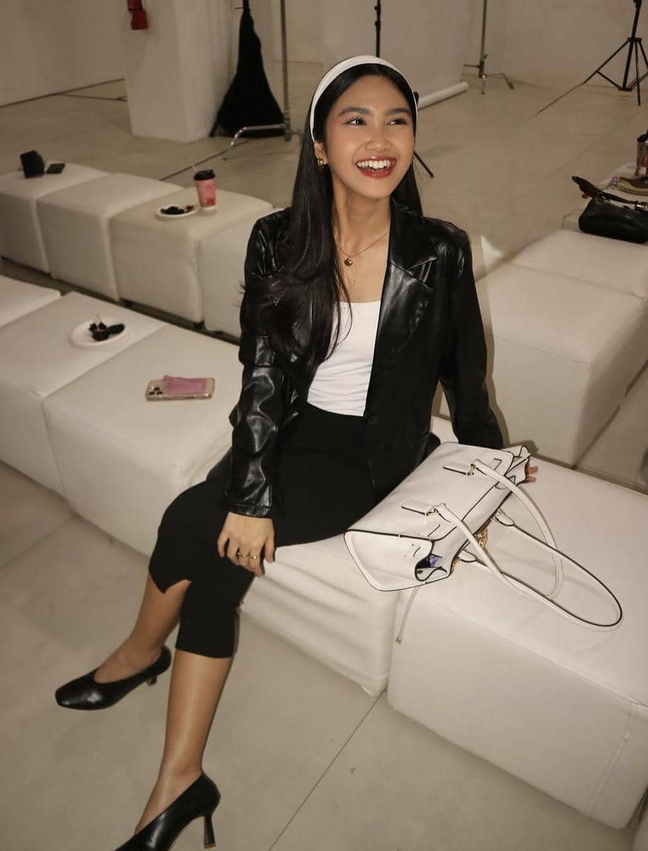 Adu gaya pacar personel NPD