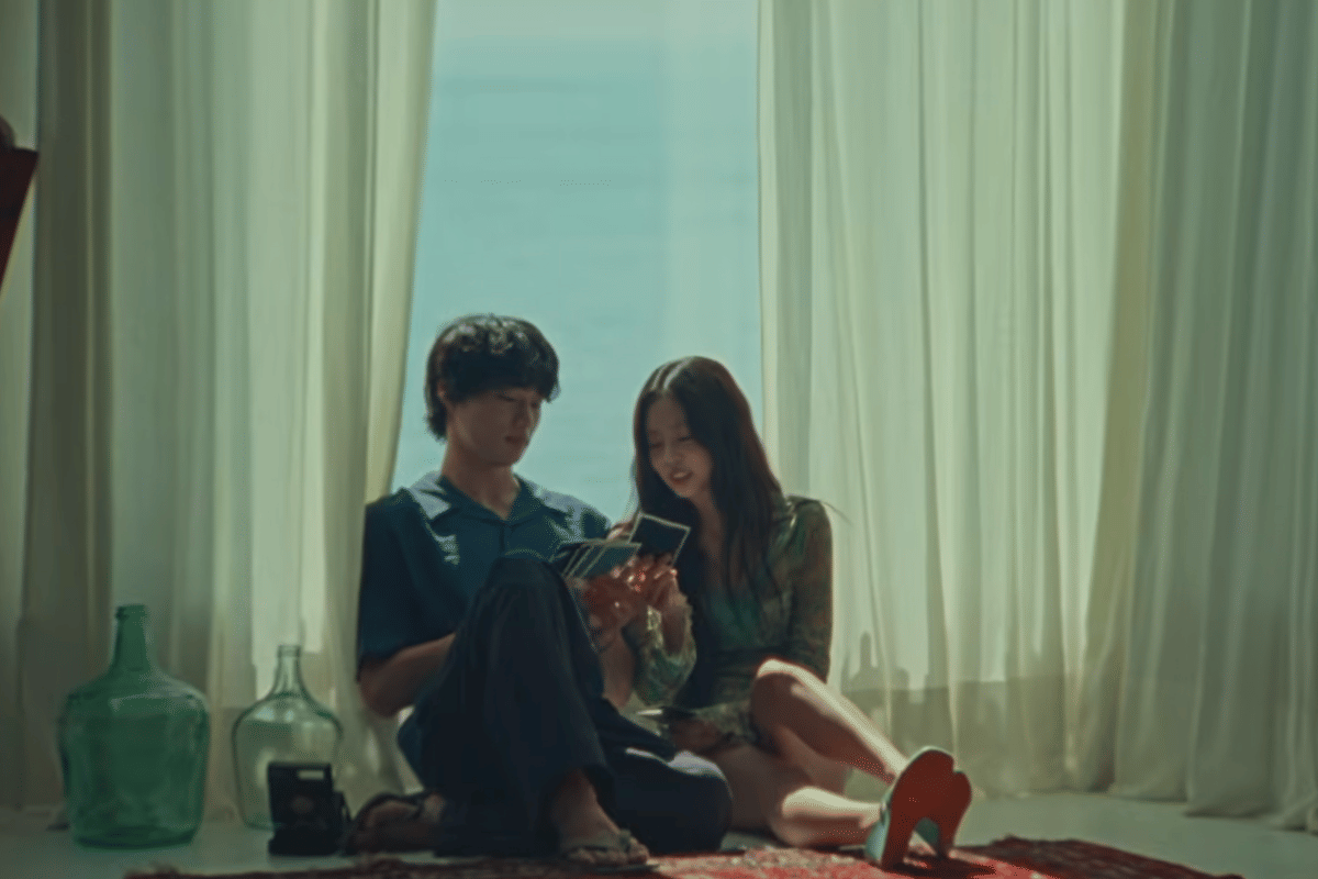 Jennie untuk MV Less Than A Lover (youtube.com/JENNIE)