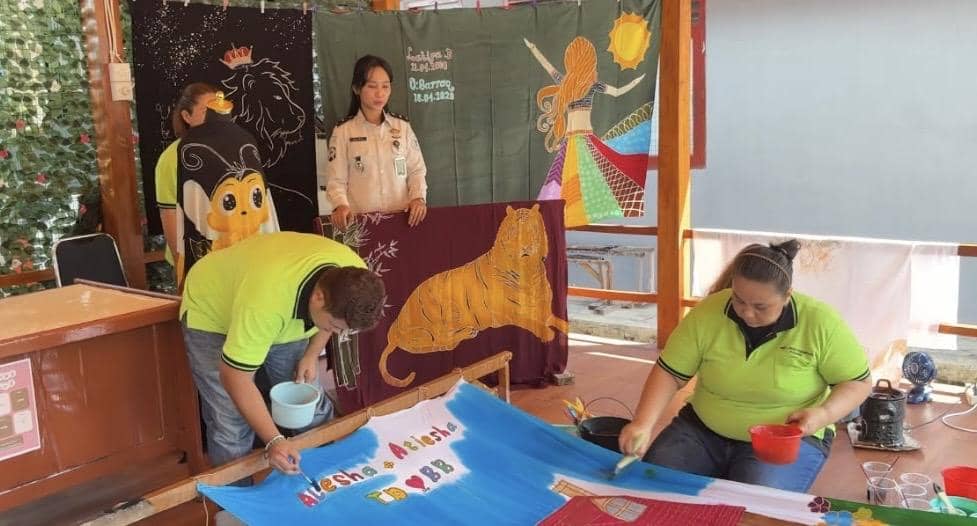 Narapidana di Lapas Perempuan Padang Ciptakan Batik Tulis Sendiri