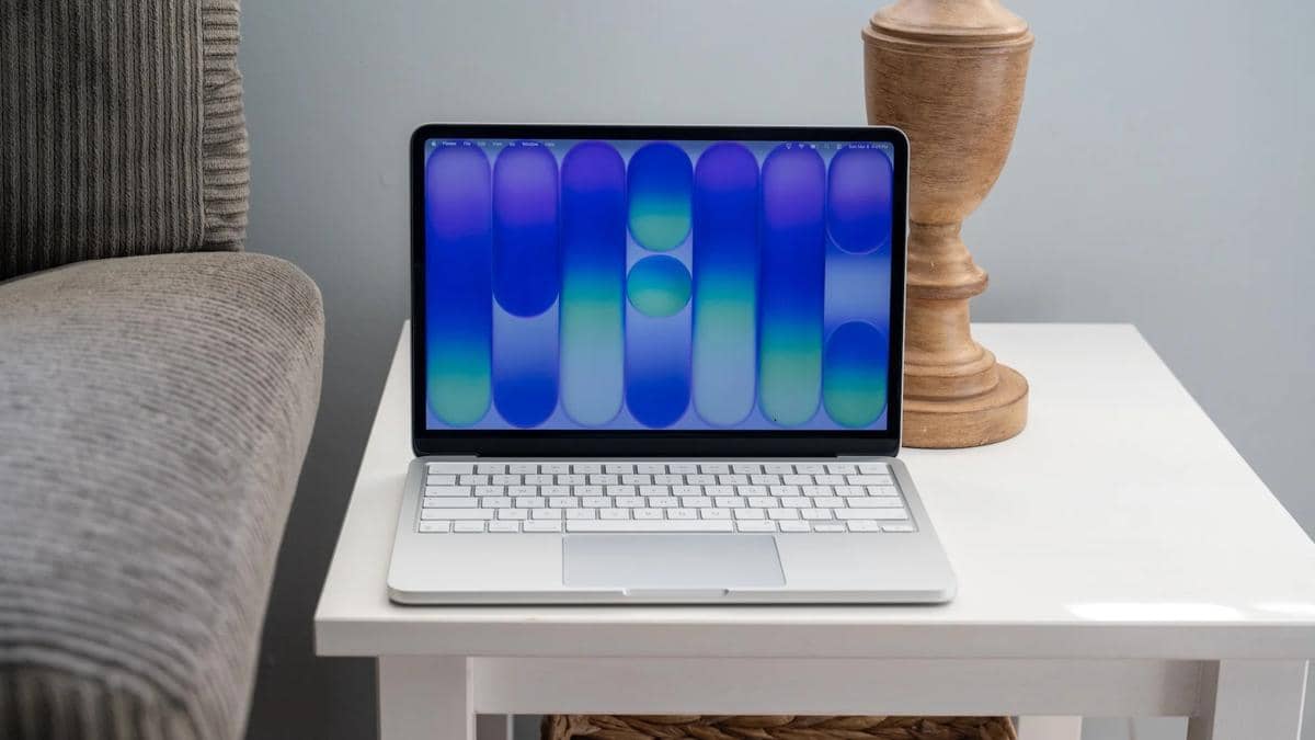 Suka Laptop dengan Desain Minimalis? Ini 5 yang Paling Layak Dibeli