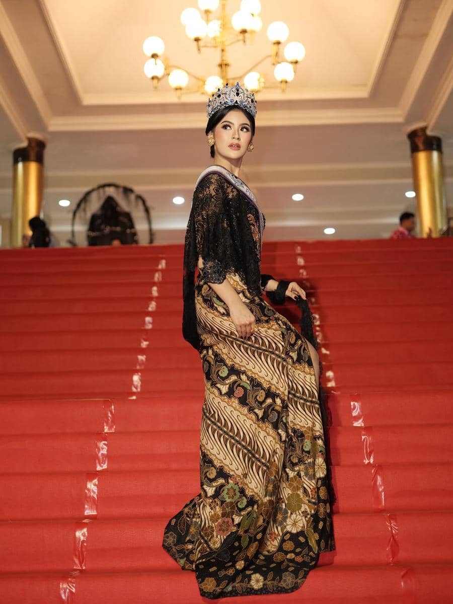 Potret Perwakilan YPI di Red Carpet Jember Fashion Carnaval 2026