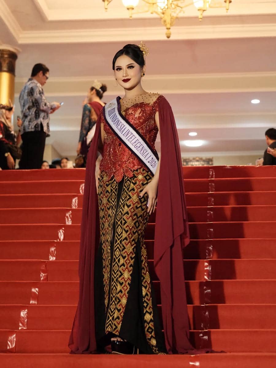 Potret Perwakilan YPI di Red Carpet Jember Fashion Carnaval 2026