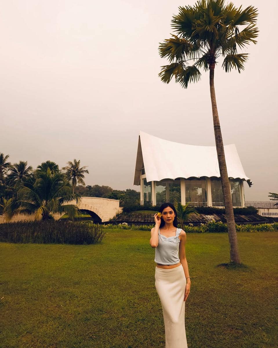 OOTD nuansa putih ala Diandra Agatha