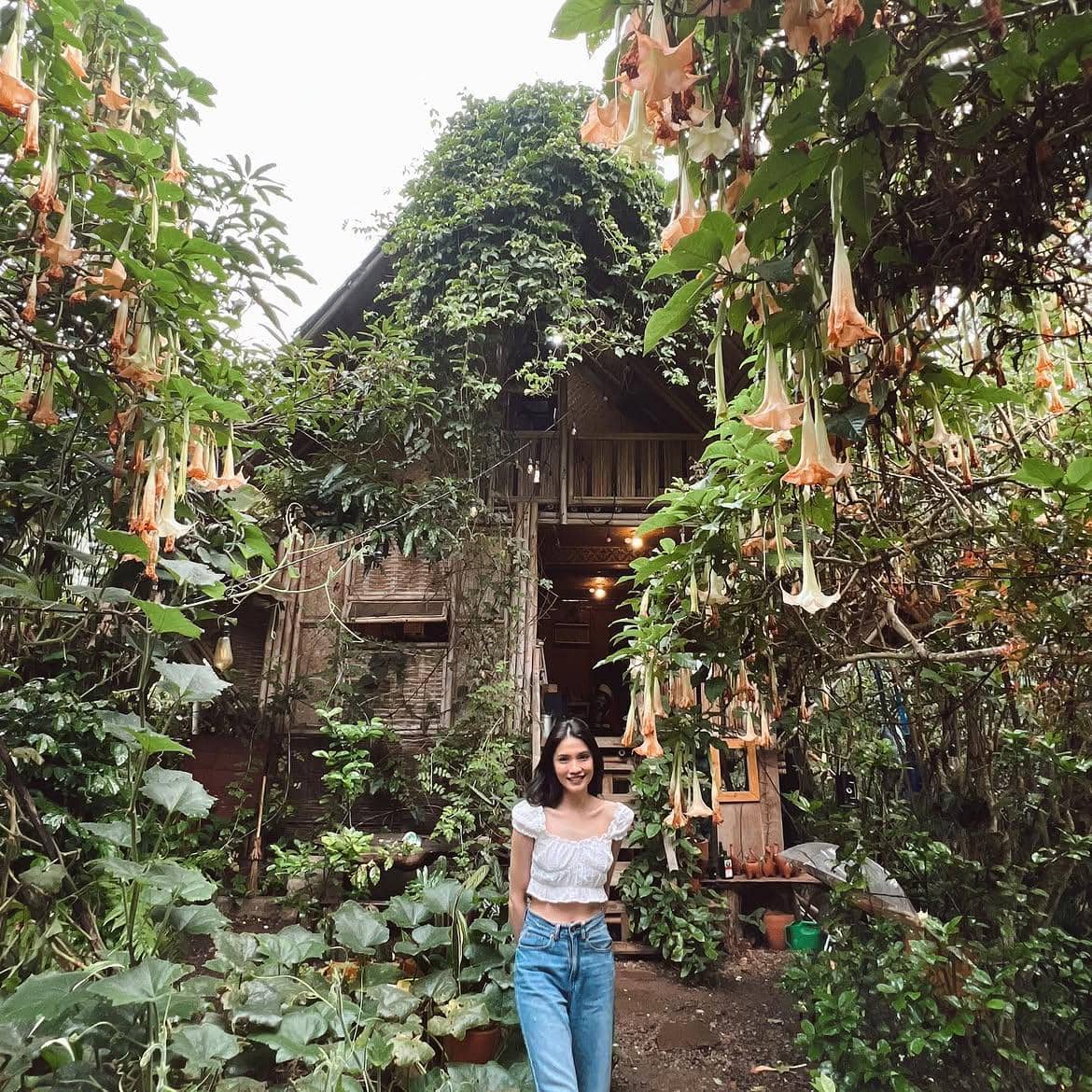OOTD nuansa putih ala Diandra Agatha