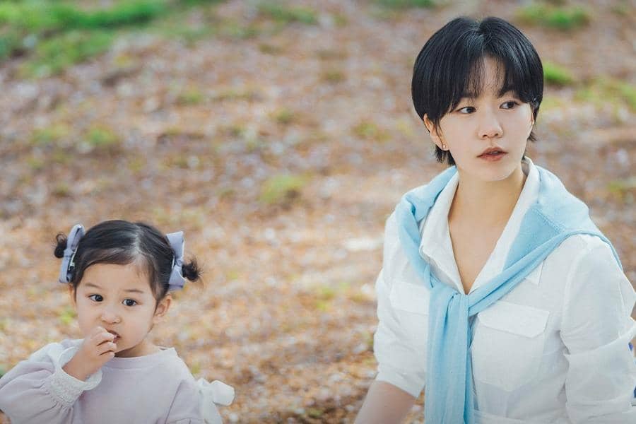 Still cut drama Korea The Husband dari akun Instagram KBS Drama yang memperlihatkan adegan dalam serial tersebut.