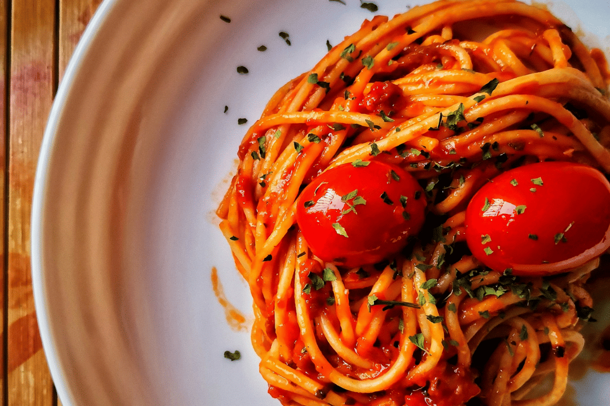 Resep Spicy Tomato Pasta, Menu Rumahan dengan Saus Merah Pedas