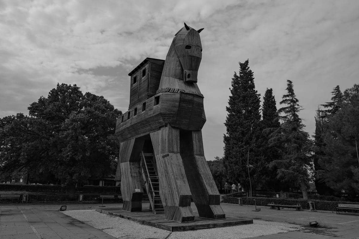 Replika Kuda Troya