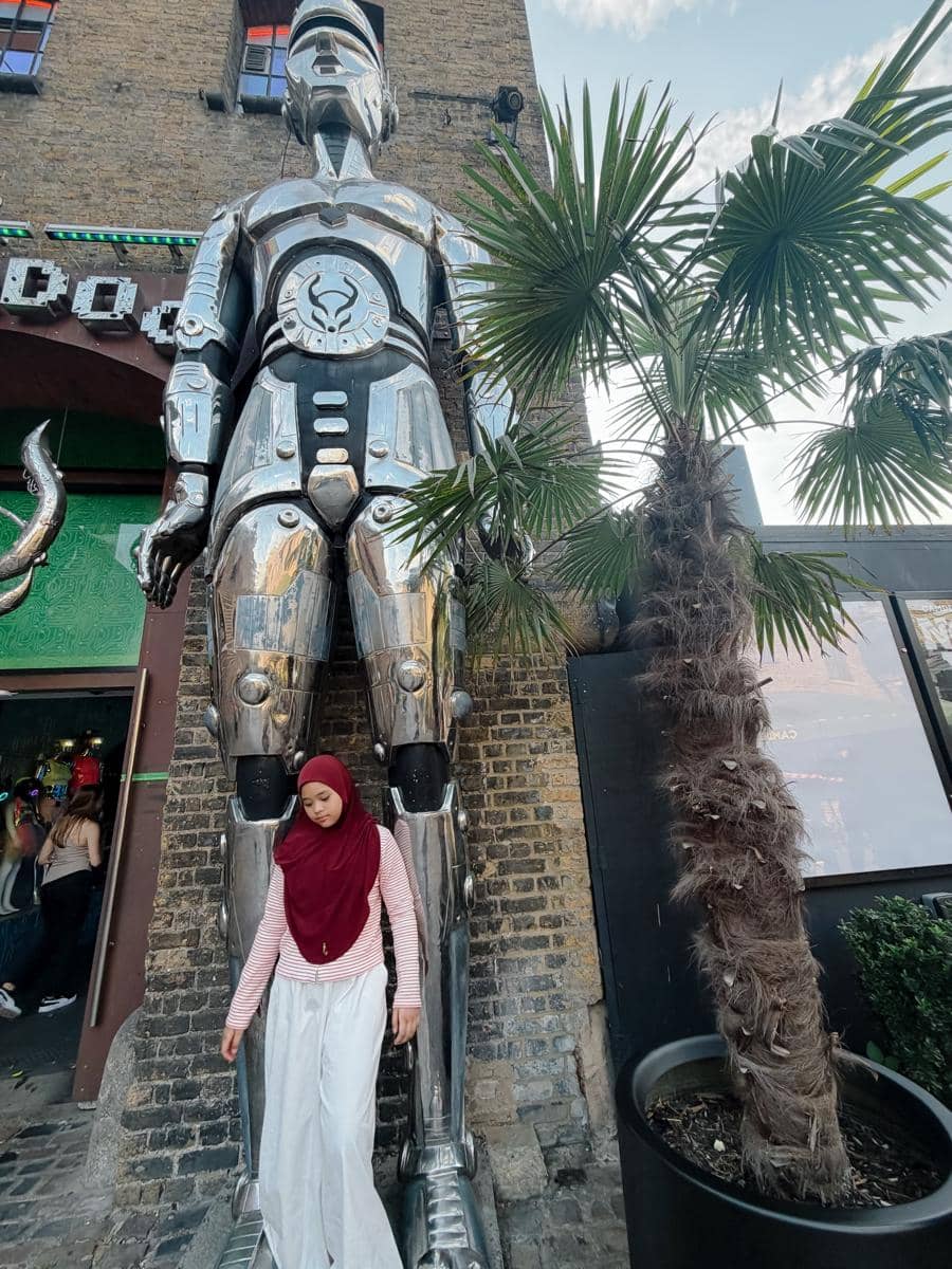 Oki Setiana Dewi ajak Maryam ke University College London