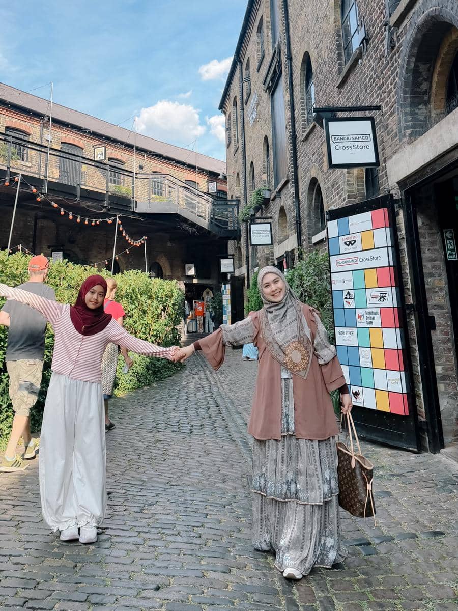 Oki Setiana Dewi ajak Maryam ke University College London