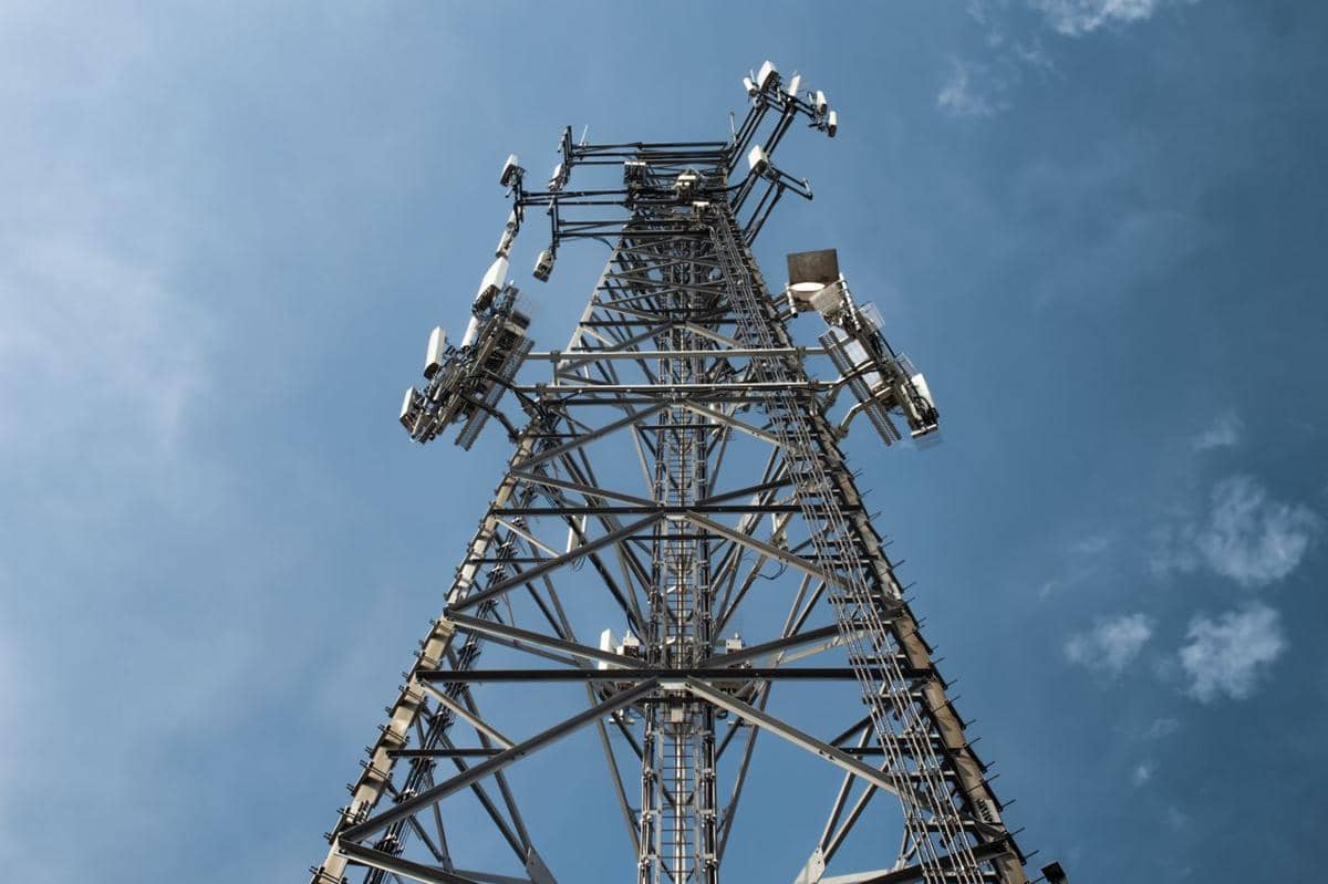 Tower telekomunikasi.