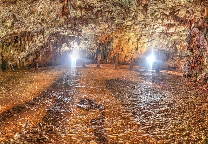 Drogarati Cave 