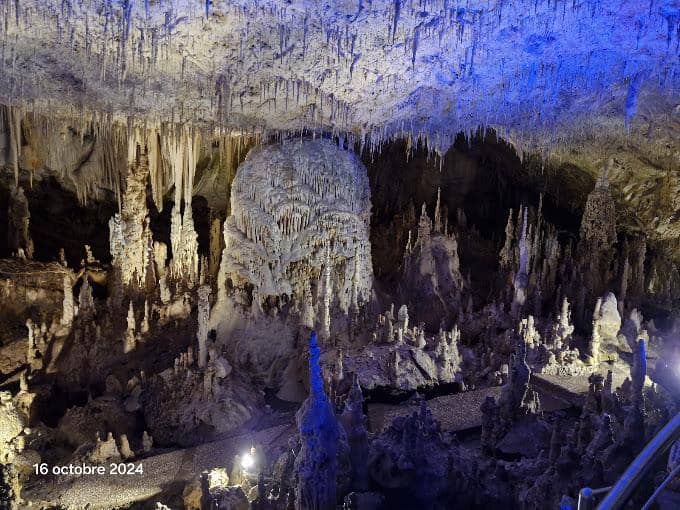 Perama Cave 
