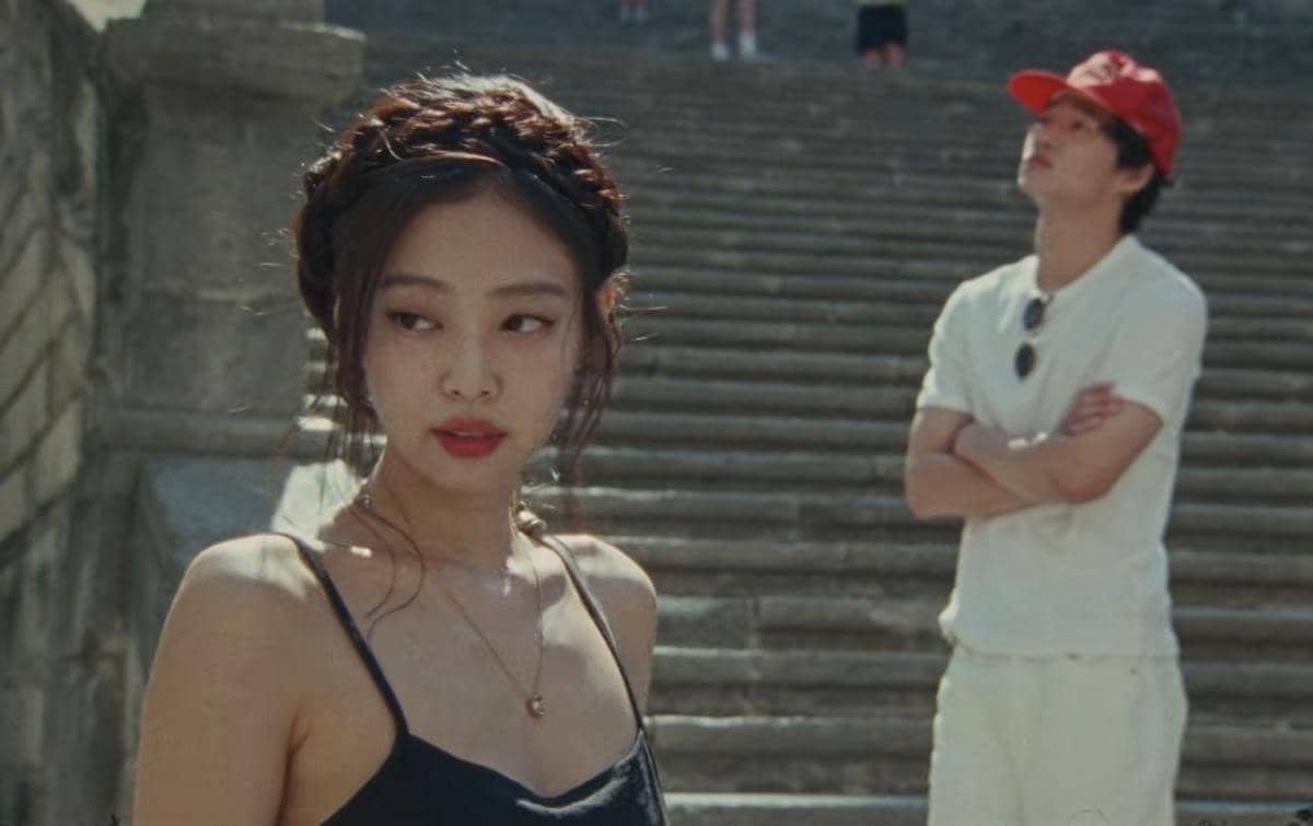 Style Jennie di MV Less than a Lover