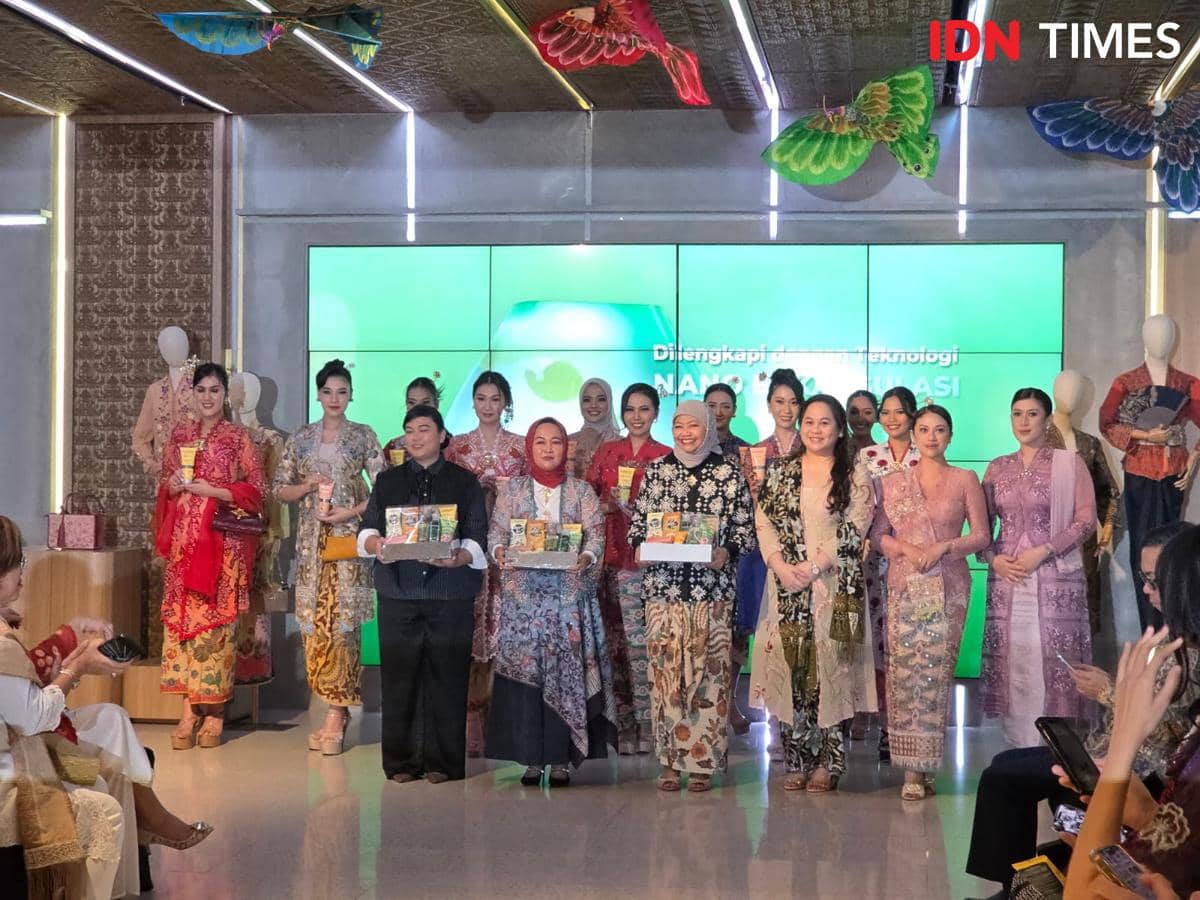 Perayaan Hari Kebaya di Sarinah bersama Yayasan Puteri Indonesia, Batik Chic, Roemah Kebaya Vielga, Brianstones dan Mustika Ratu