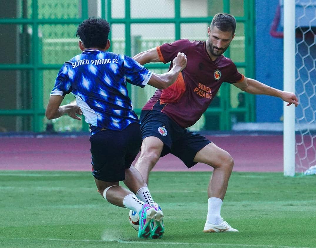 Pemain Semen Padang FC latihan di Jakarta (Foto: MO Semen Padang FC)