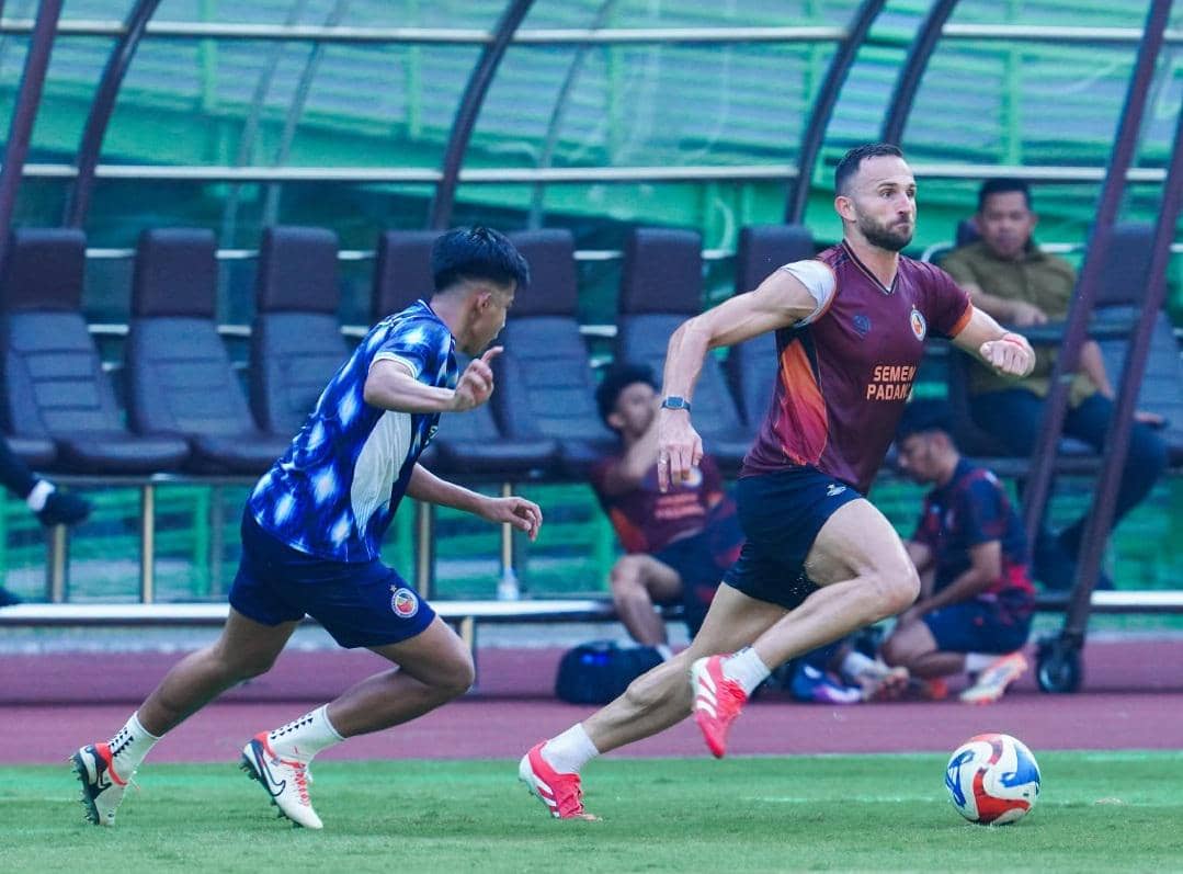 Pemain Semen Padang FC latihan di Jakarta (Foto: MO Semen Padang FC)