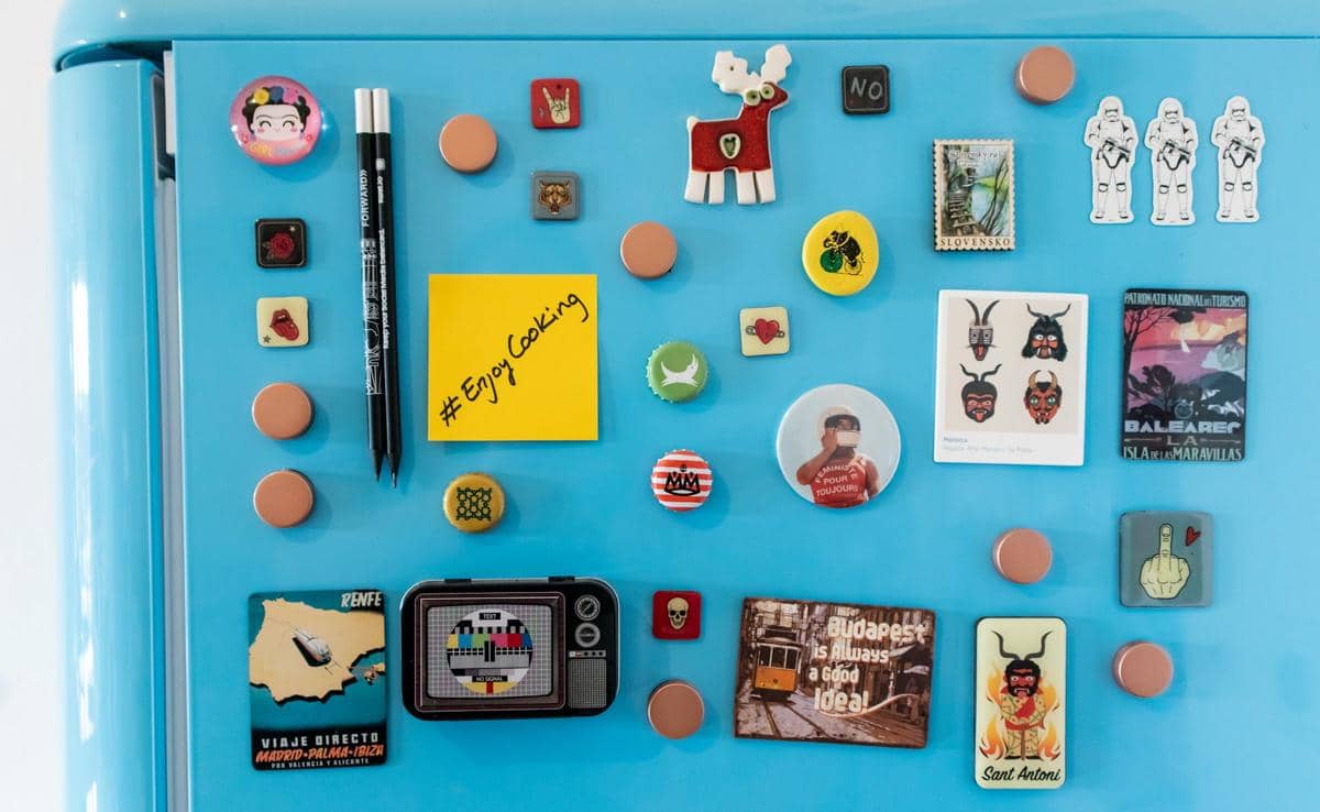 ilustrasi magnet kulkas