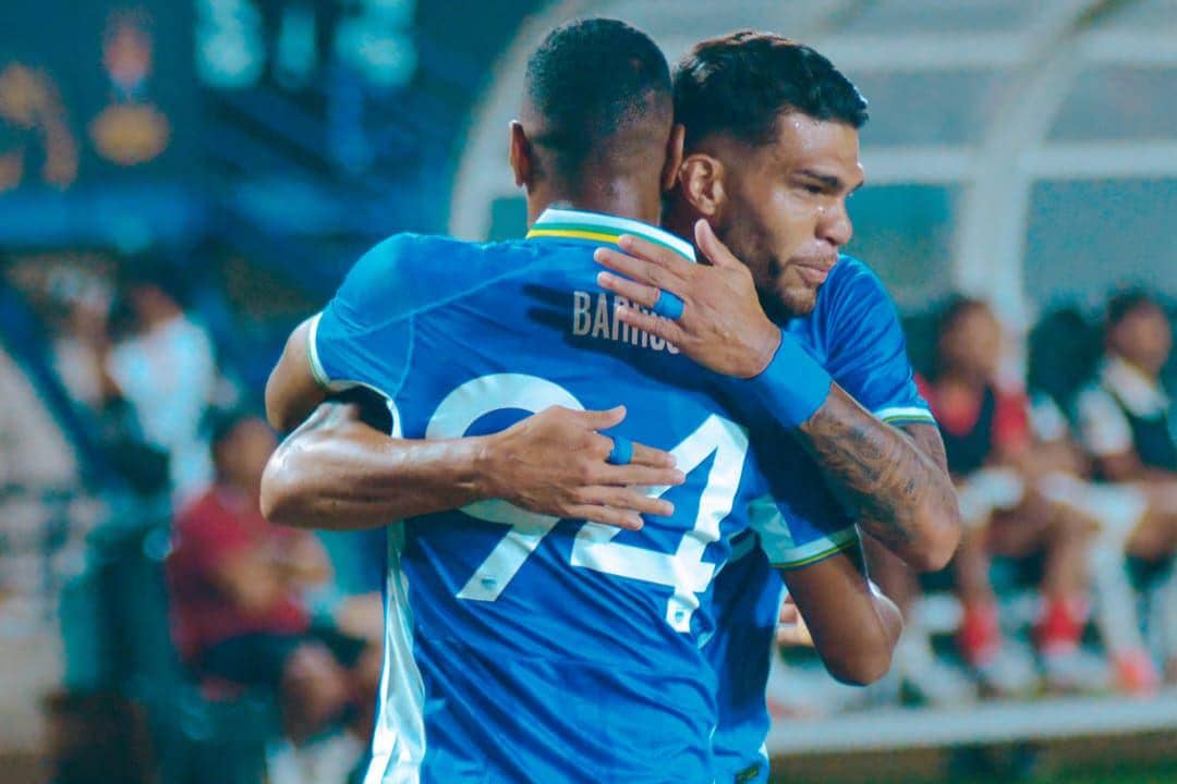 Uilliam Barros memeluk Berguinho diajang Piala Presiden 2026