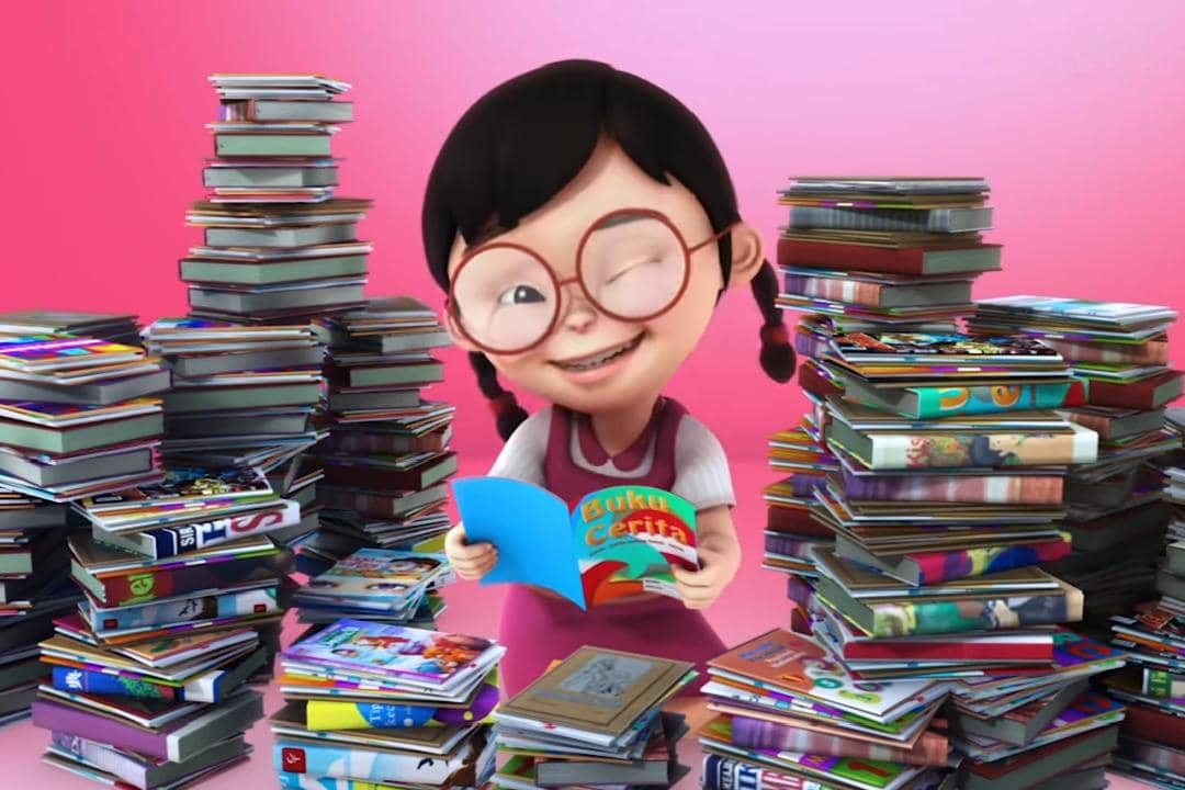 Mei Mei suka membaca hingga bertumpuk-tumpuk buku